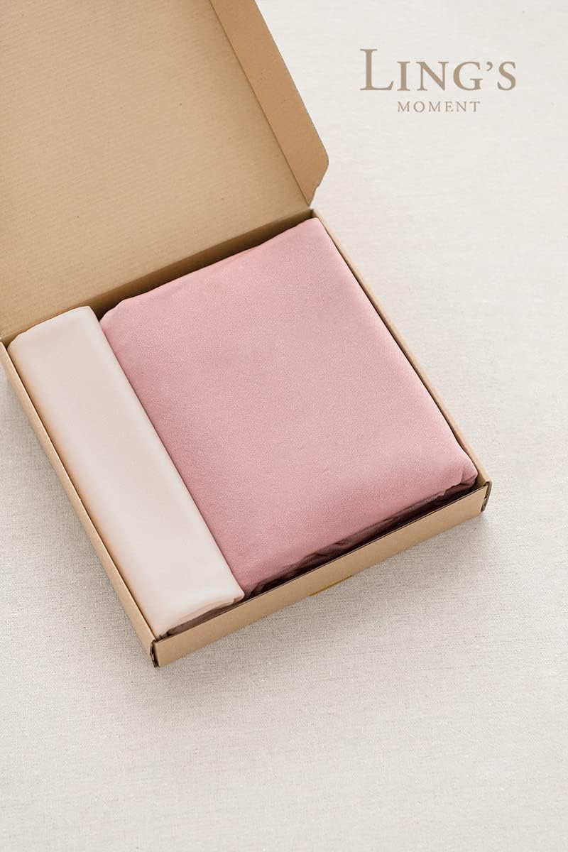 Ling's Moment Pink Fabric Round Table Decor Set with Garland, Table Cloth & Table Runner