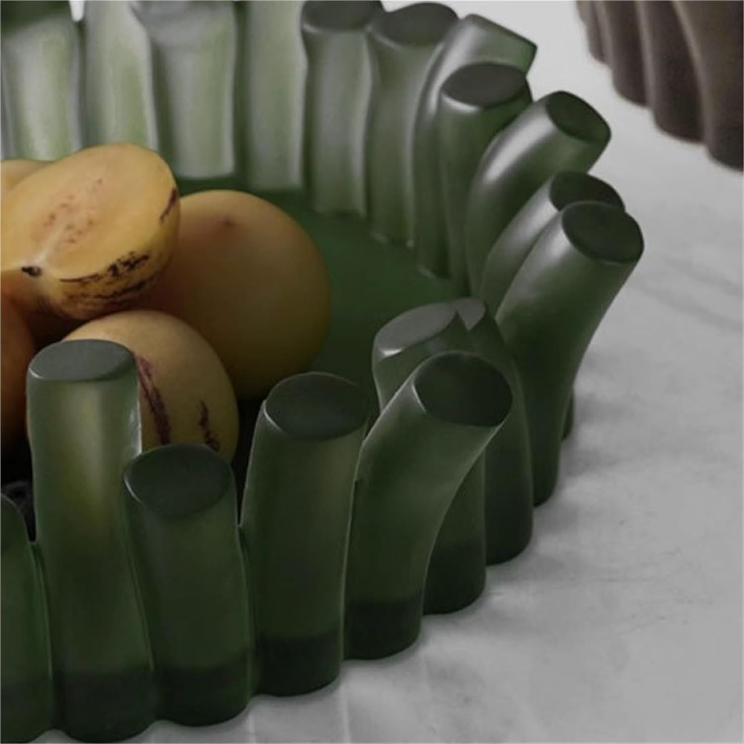 Creative Minimalist Fruit Bowl, Unique Composite Resin Plate Tray - Elegant Home Table Decoration & Storage Organizer(Green)