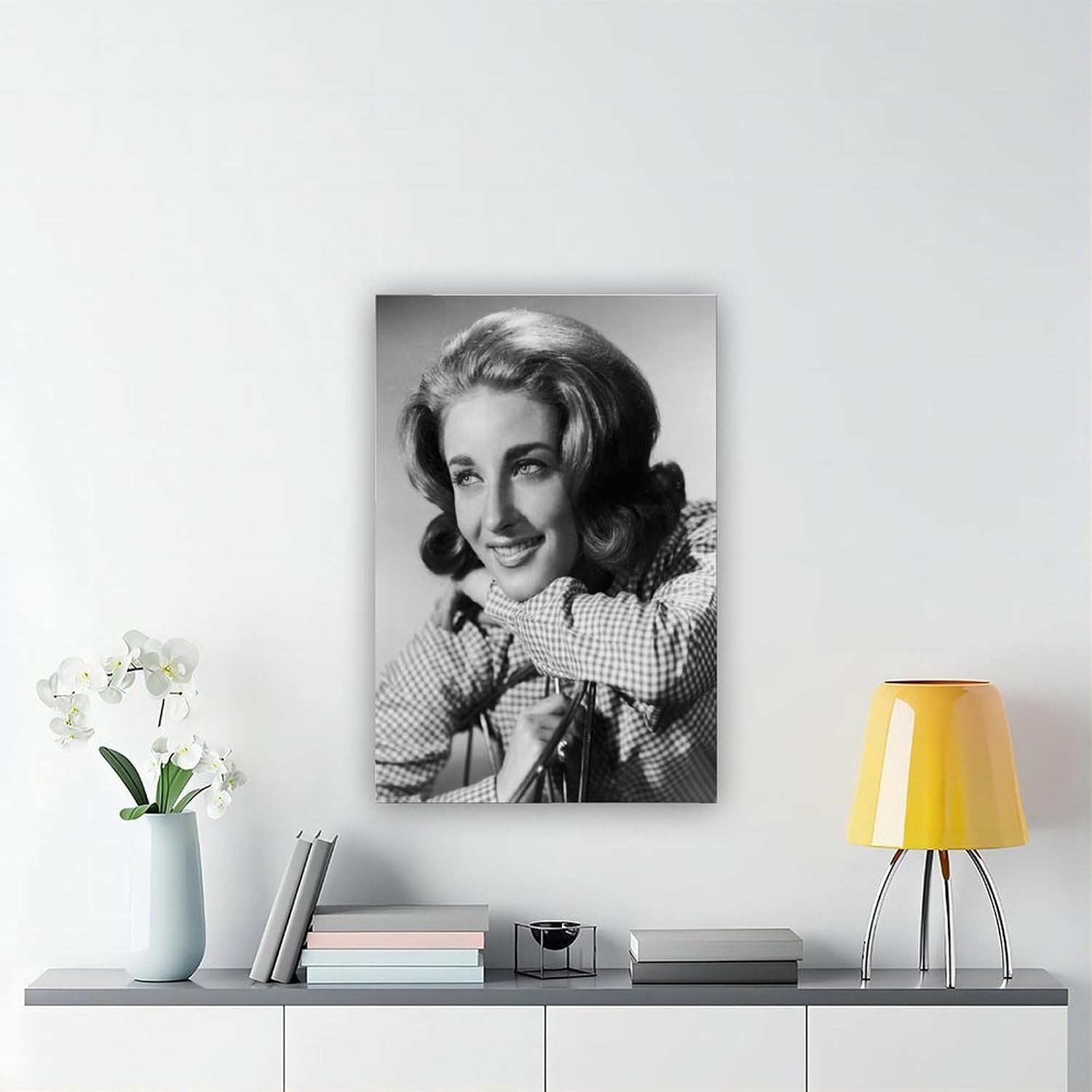 TONITOTA Lesley Gore Classic Rock Music Legend Celebrity Home Bedroom Decor Poster | Retro Historical Black And White Photos | Frame 24x36inch