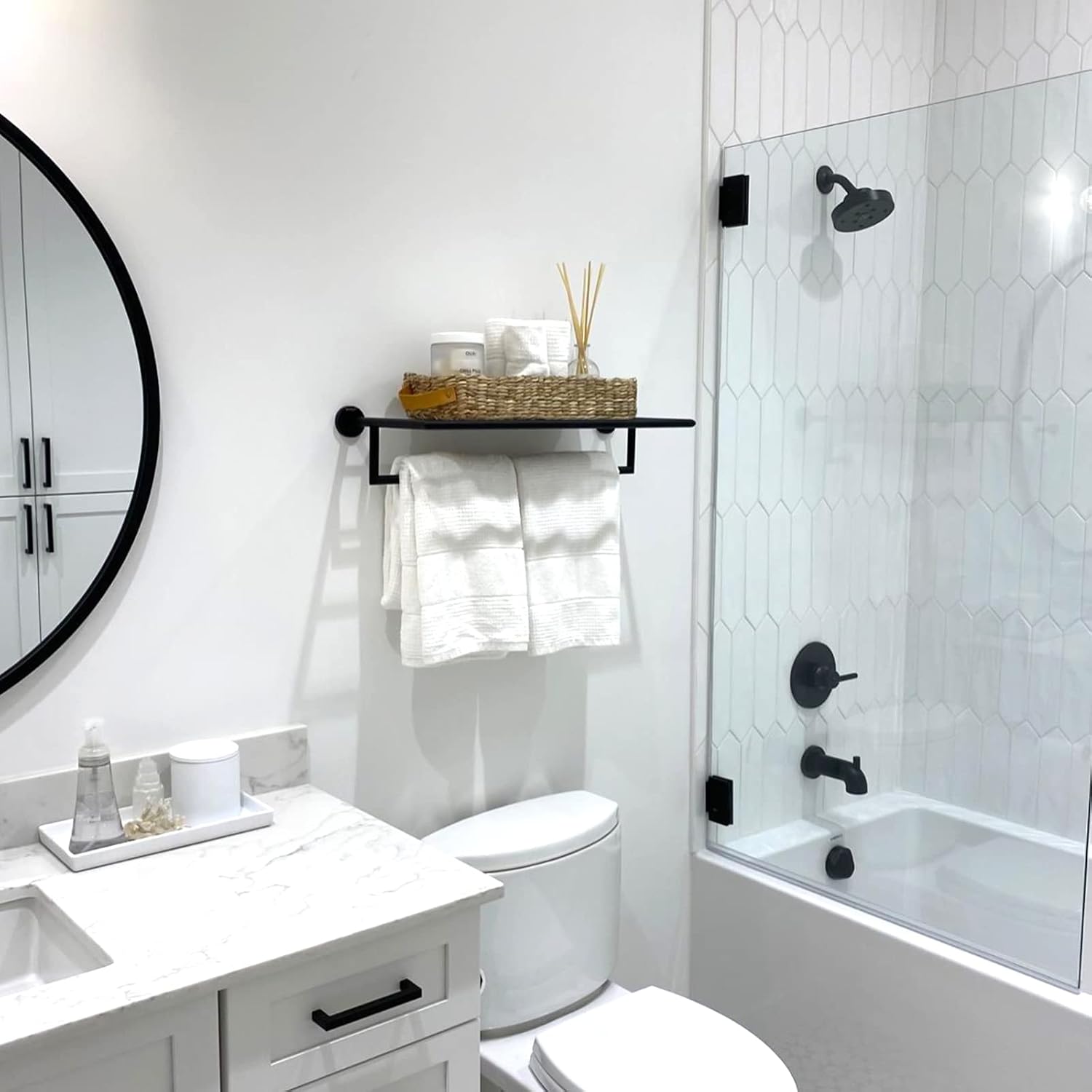 Towel Racks for Bathroom, Towel Shelf Matte Black, Wall Mounted Bath Towel Holder, Modern Hotel Style Towel Bar 26Inch, 077100-MB Leo Series