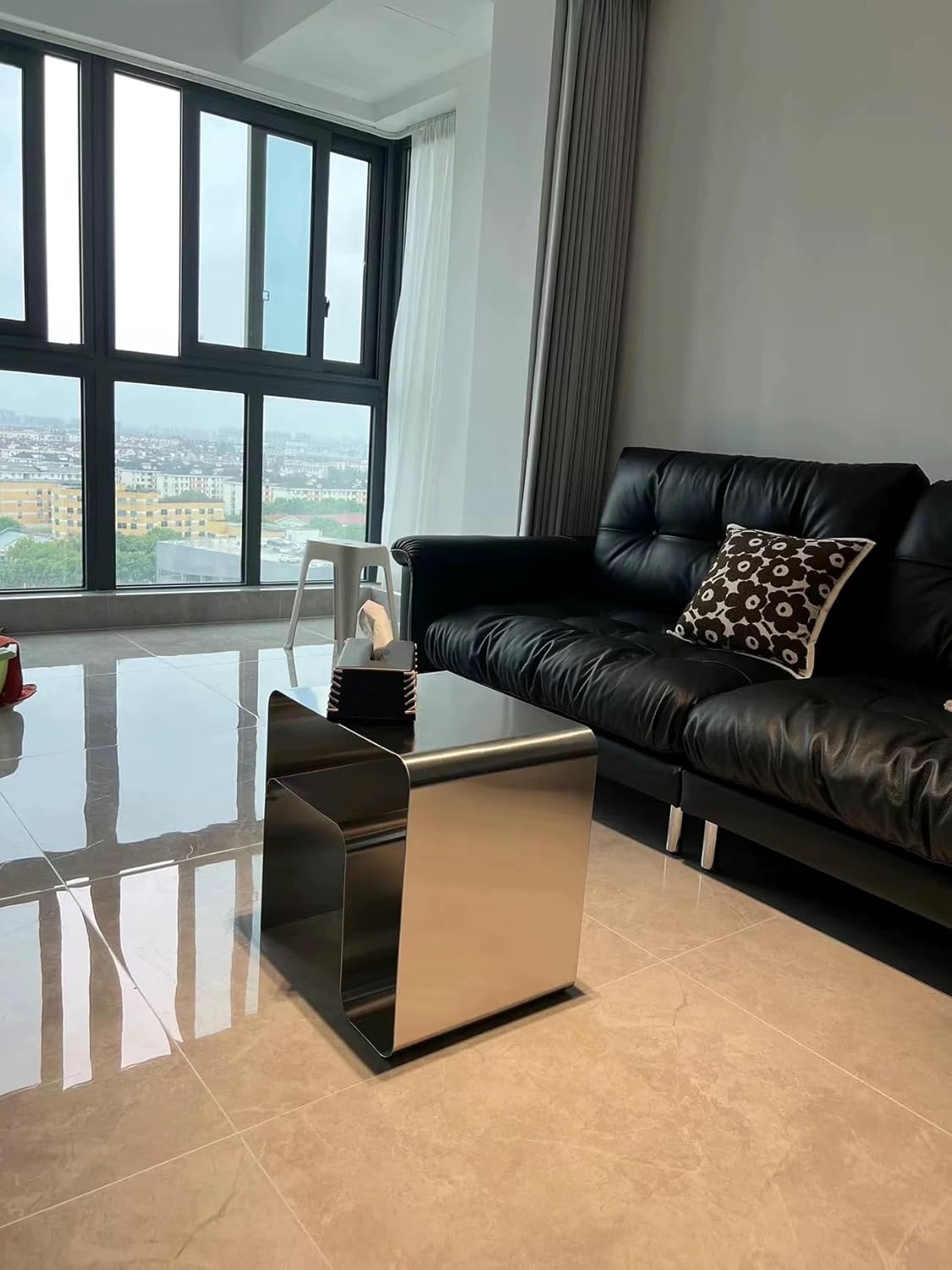 Modern Stainless Steel Side Table, Minimalist End Table with Seamless Curved Design, Durable Accent Table & Nightstand for Living Room, Bedroom, Sofa Side, and Coffee Table Use