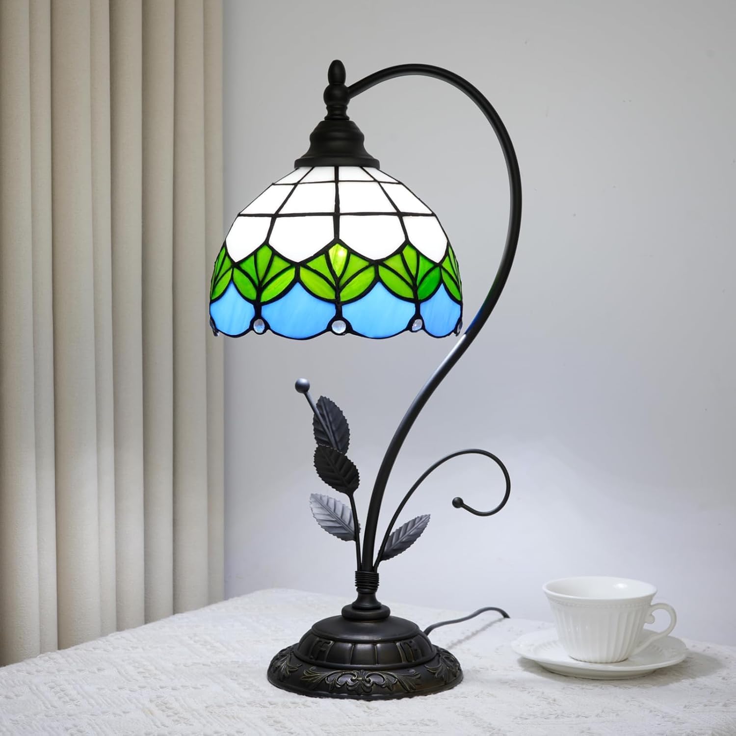 Rural Green Lotus Leaf Style Tiffany Lamp Stained Glass Table Lamp Living Room Office Hotel Bar Kitchen Table Reading Room Bedside end Table Lamp Holiday Gift Home Decoration LED Vintage Desk Lamp
