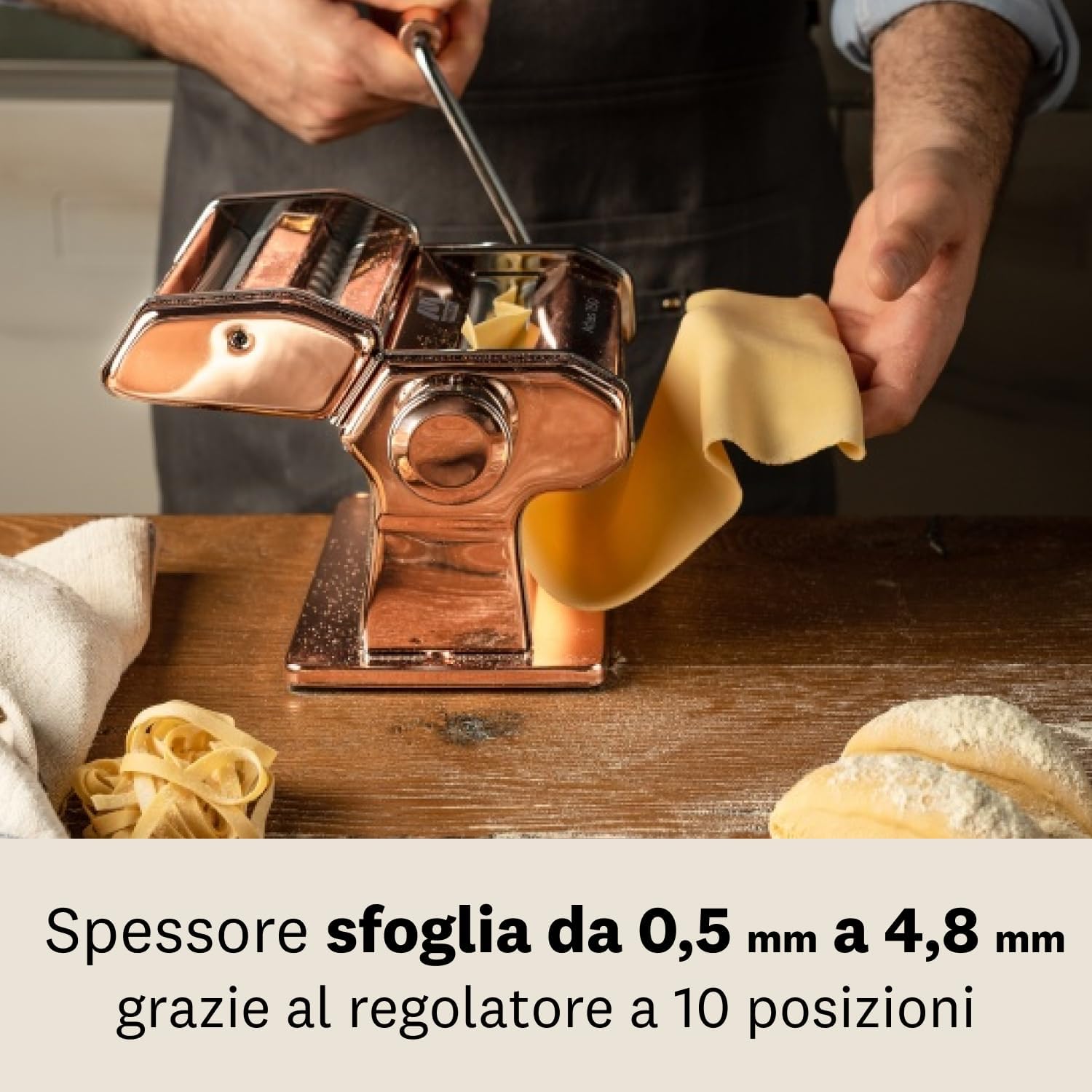 MARCATO Made in Italy Atlas 150 Classic Manual Pasta Maker Machine, Chrome Steel with Black Hand Crank. Makes Lasagna, Fettuccine & Tagliolini.