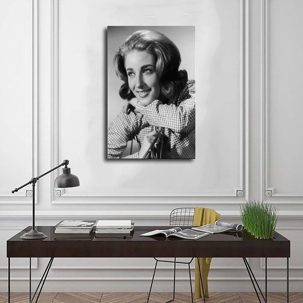 TONITOTA Lesley Gore Classic Rock Music Legend Celebrity Home Bedroom Decor Poster | Retro Historical Black And White Photos | Frame 24x36inch