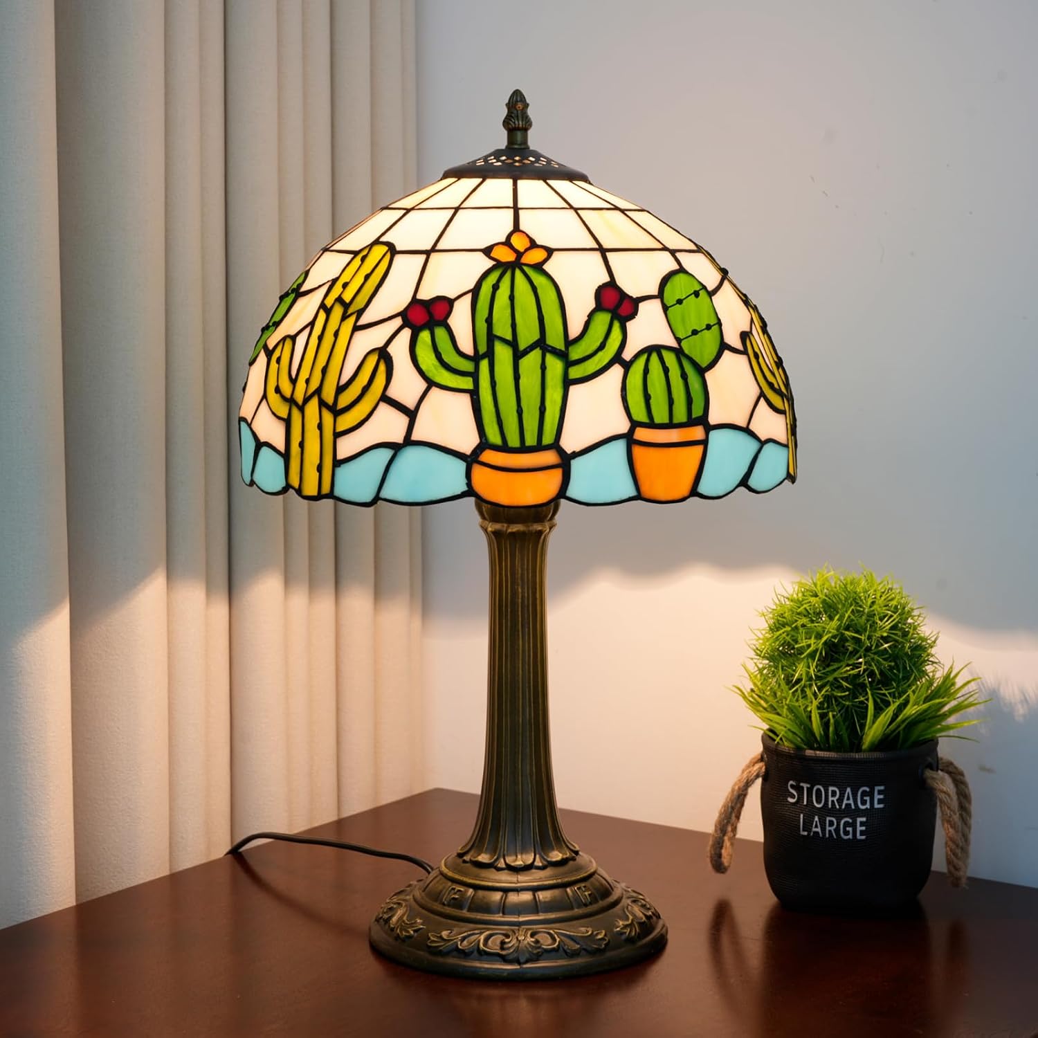 Tiffany Stained Glass Table Lamp Creative Cactus Style Unique Gift for Nature Enthusiasts Bedroom Bedlight Living Room Dining Room Office Desk Home Decor Table Lamp Atmosphere Light