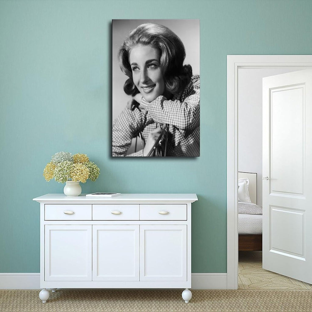 TONITOTA Lesley Gore Classic Rock Music Legend Celebrity Home Bedroom Decor Poster | Retro Historical Black And White Photos | Frame 24x36inch