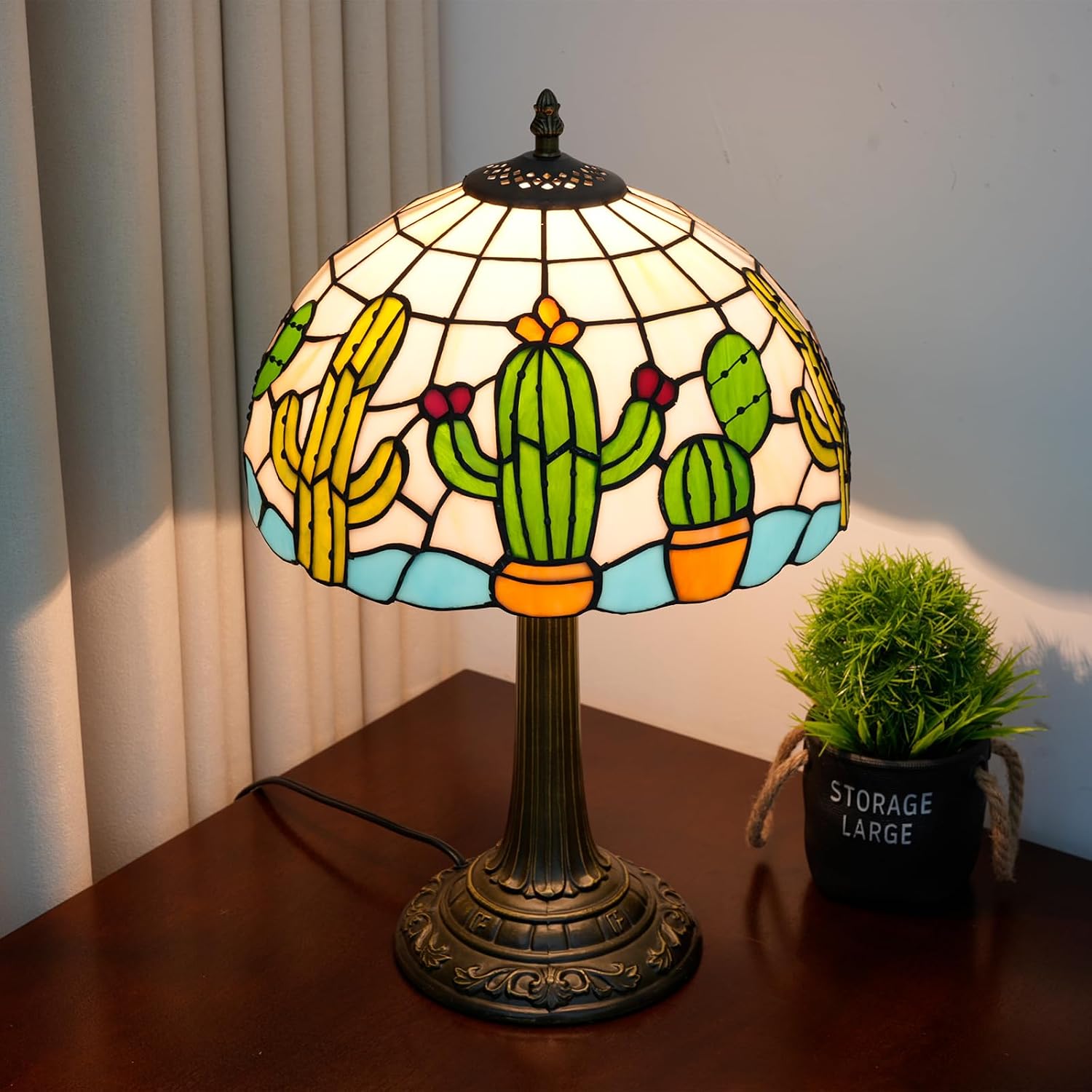 Tiffany Stained Glass Table Lamp Creative Cactus Style Unique Gift for Nature Enthusiasts Bedroom Bedlight Living Room Dining Room Office Desk Home Decor Table Lamp Atmosphere Light