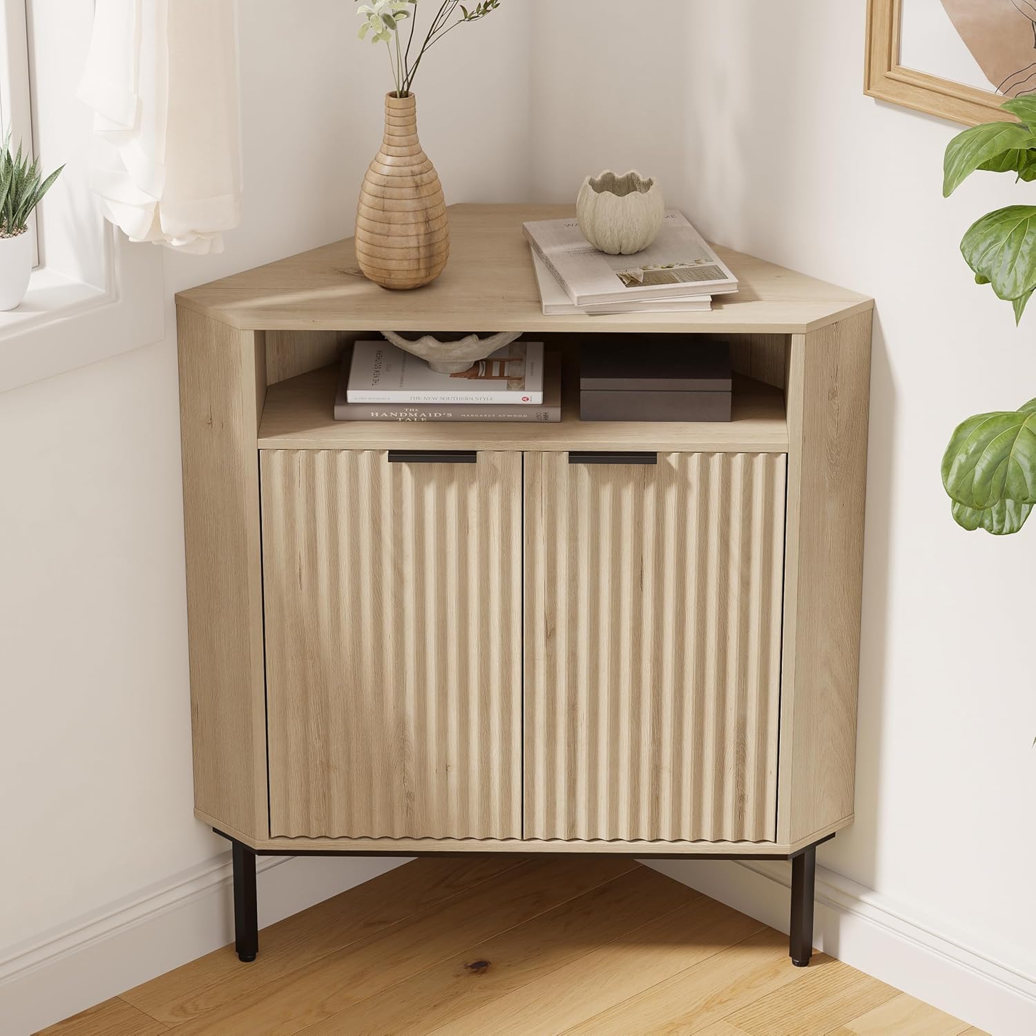 EYYTHUNG Fluted Corner Cabinet, Modern Small Corner Floor Cabinet with 2 Doors & Adjustable Shelf, Wooden Freestanding Narrow Storage Organizer for Small Space,Living Room, Dining Room, Light Oak