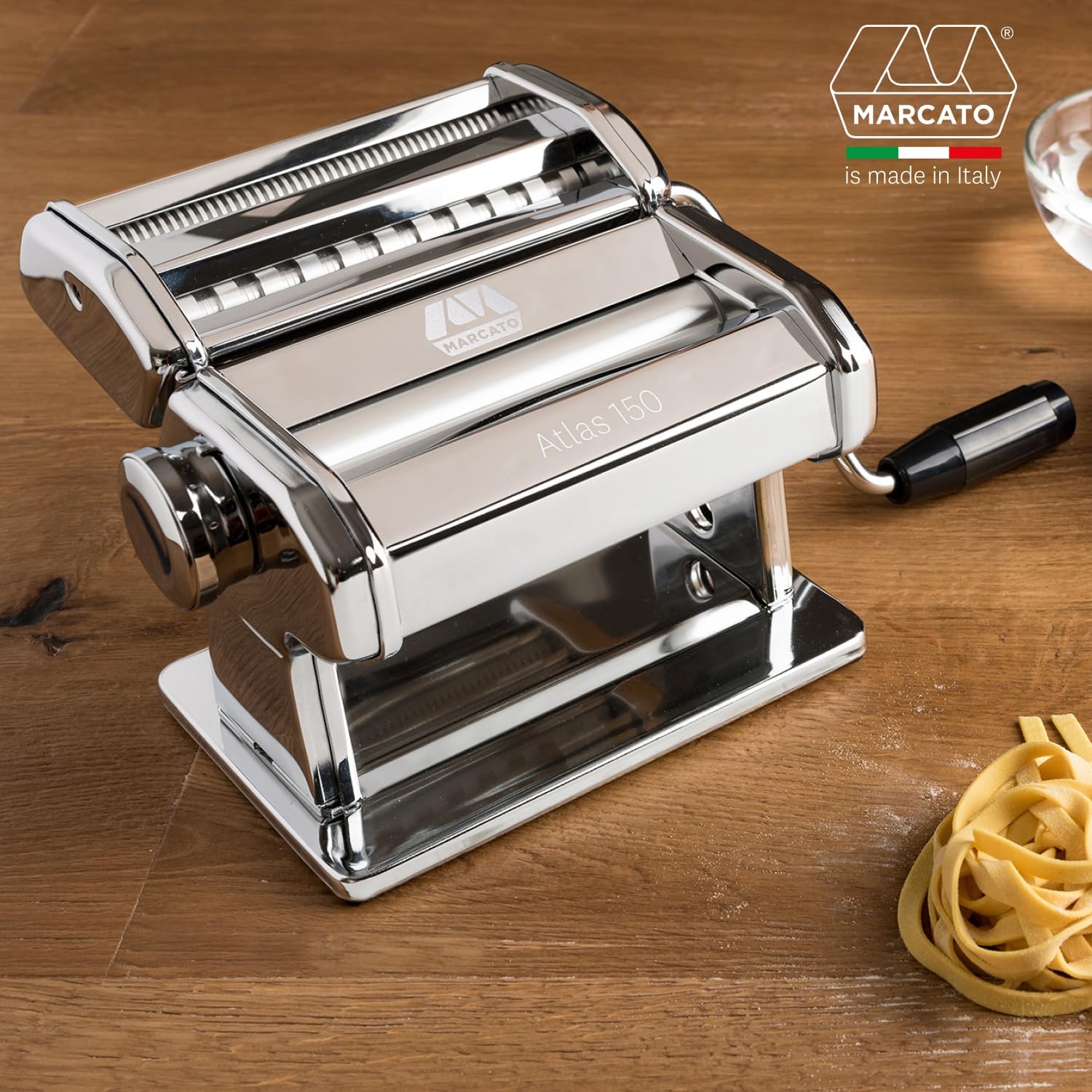MARCATO Made in Italy Atlas 150 Classic Manual Pasta Maker Machine, Chrome Steel with Black Hand Crank. Makes Lasagna, Fettuccine & Tagliolini.