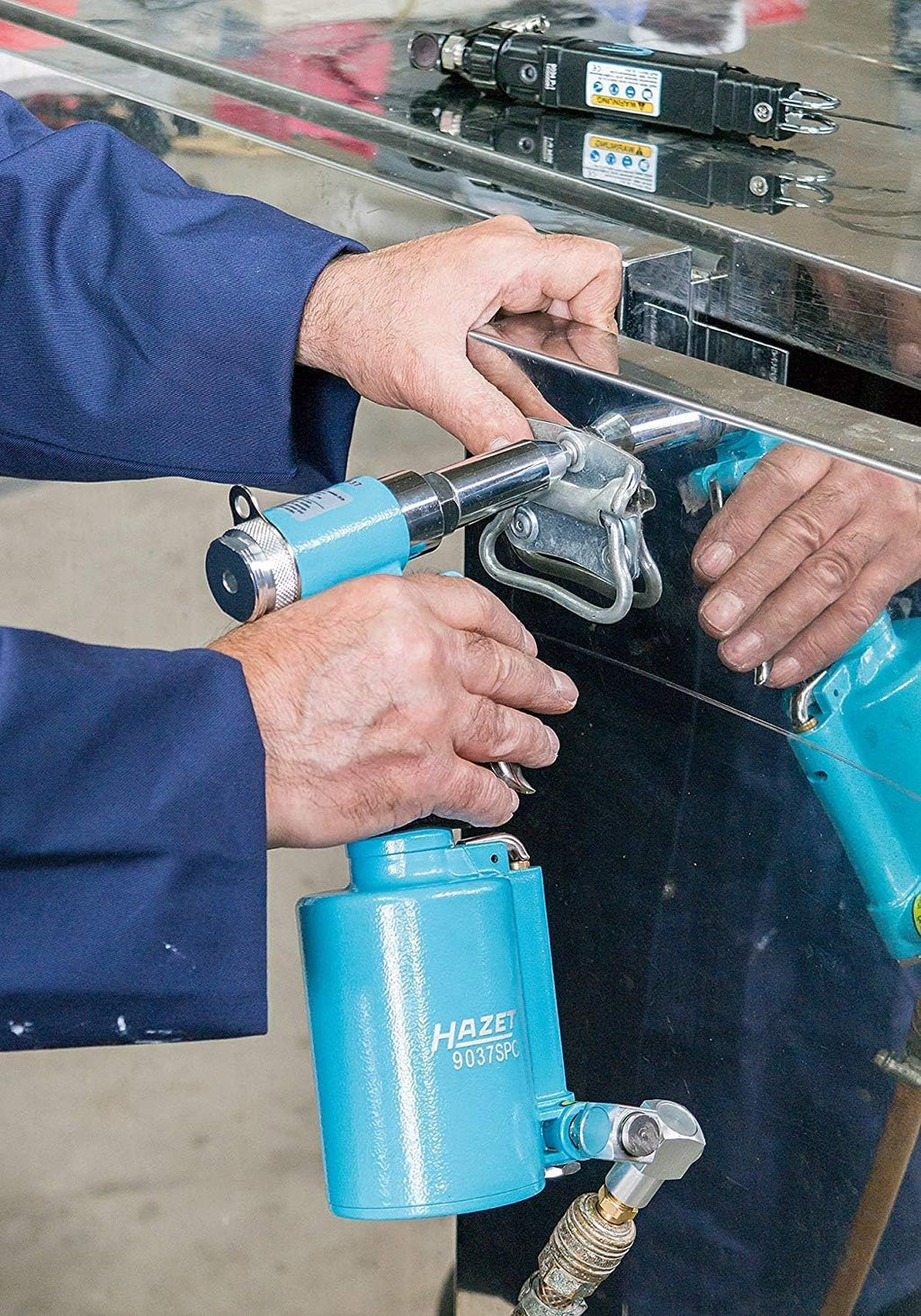 HAZET Blind Rivet Gun 9037SPC I Pneumatic, Hydraulic, 4 Nosepieces, Pulling Force:8700N, Rivet Size: 2.4-4.0.31 in, Stroke Length 0.55 in I Tool for Setting Blind Rivets