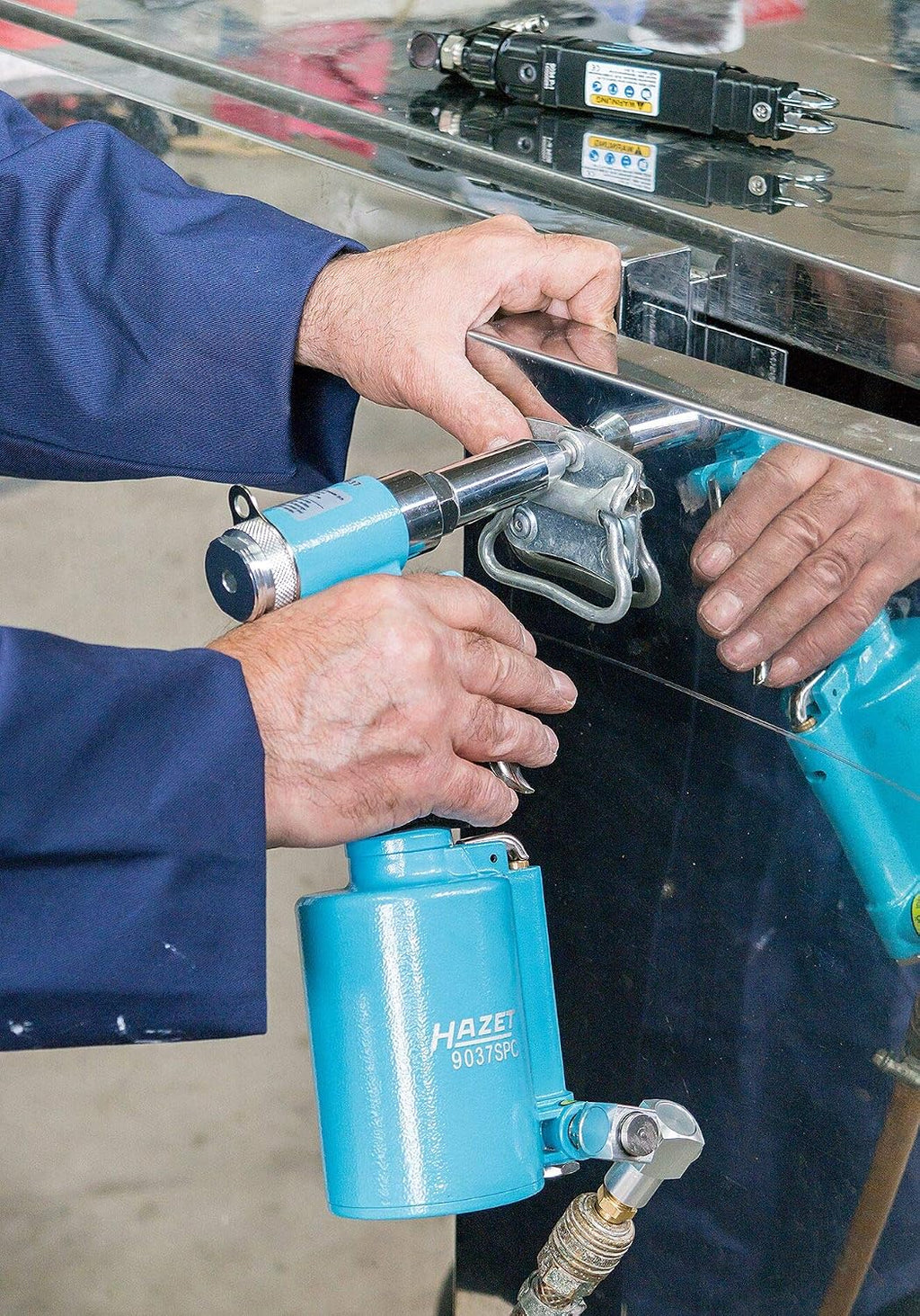 HAZET Blind Rivet Gun 9037SPC I Pneumatic, Hydraulic, 4 Nosepieces, Pulling Force:8700N, Rivet Size: 2.4-4.0.31 in, Stroke Length 0.55 in I Tool for Setting Blind Rivets